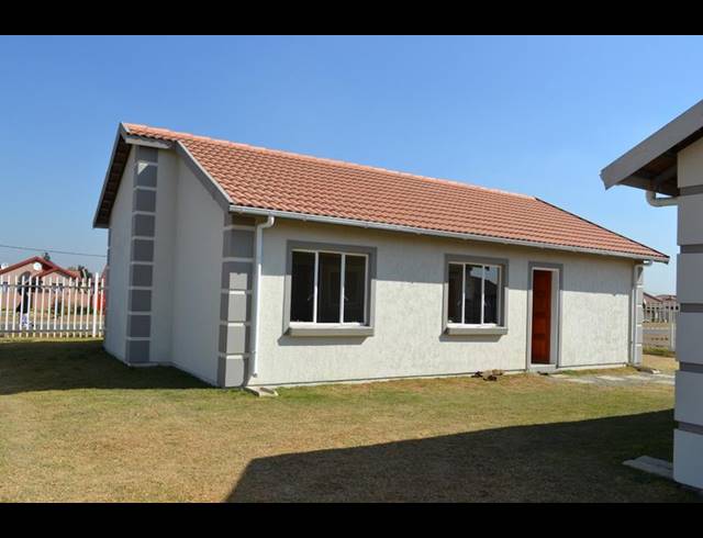 2 BEDROOM HOUSE FOR SALE IN BUHLE PARK